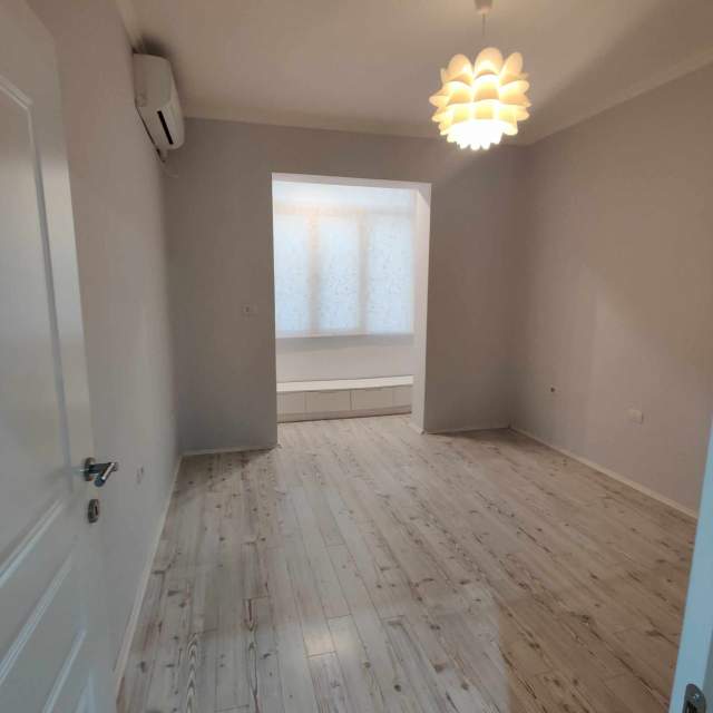 Tirane, jepet me qera apartament 21 Dhjetori 3+1+BLK Kati 1, 112 m² 750 Euro