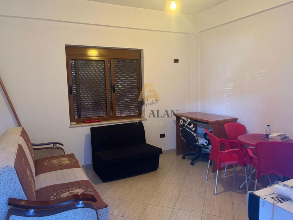 Tirane, jepet me qera apartament 1+1 Kati 0, 80 m² 350 € (Spitali Amerikan 3)