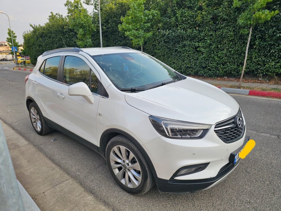 Tirane, shes SUV | Fuoristrad | Xhip OPEL MOKKA 1.6 BENZIN+GAZ FULL OPTION Benzin+Gaz, e bardhë manuale Klima 92.820 km