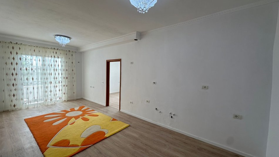 Tirane, shitet apartament 2+1 Kati 2, 83 m² 93.000 € (Fresk)