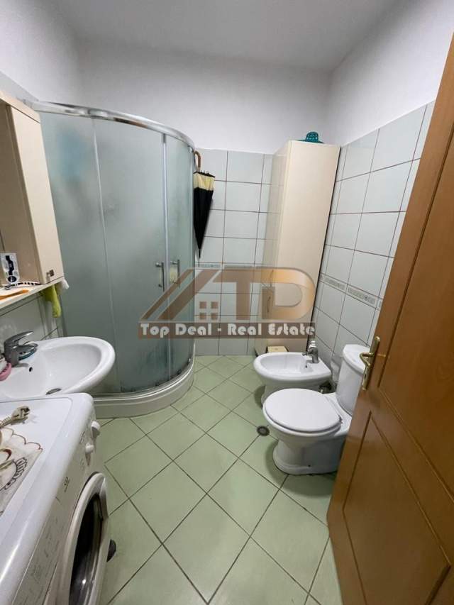 Shkoder, shitet apartament 1+1+BLK Kati 2, 82 m² 62.000 Euro (Rus)