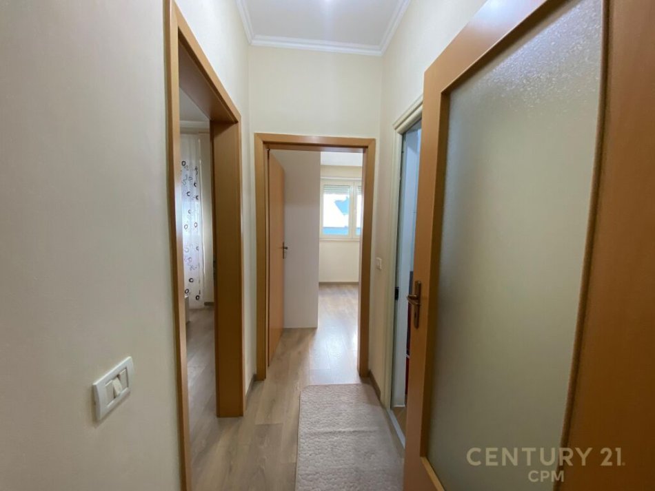 Tirane, jepet me qera apartament 2+1 Kati 2, 92 m² 500 € (Liqeni i Thate)