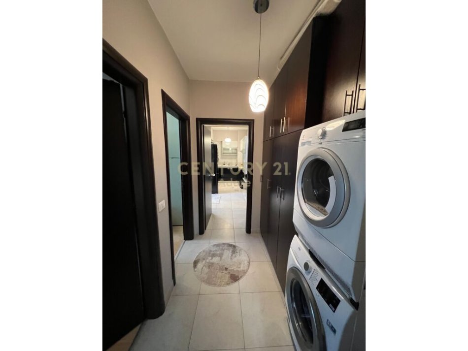 Tirane, shitet apartament 2+1+Ballkon , 85 m² 105.000 € (Apartament 2+1 per Shitje ne Yzberisht!)