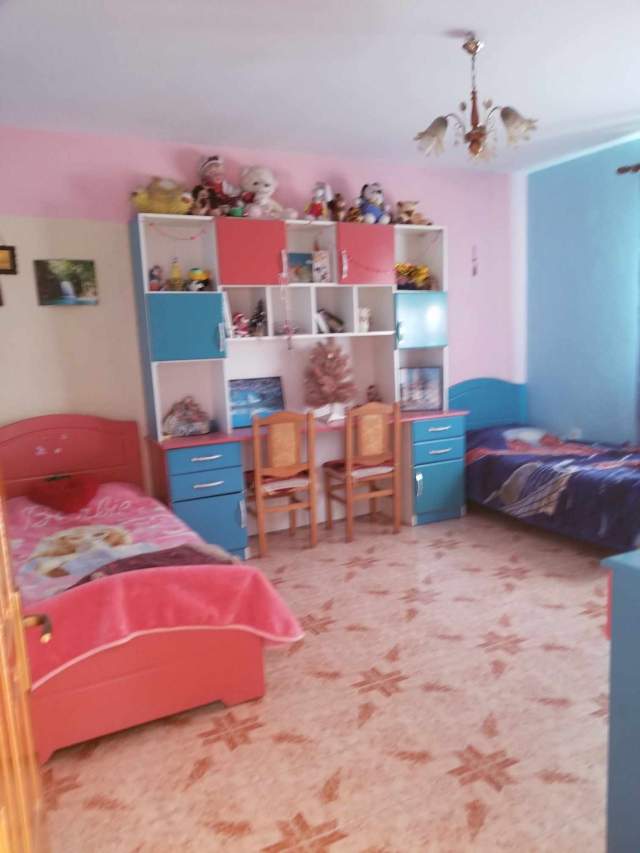 Tirane, shes Vile 3+1+BLK Kati 2, 192 m² 135.000 Euro