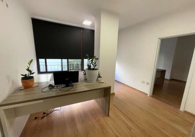 Tirane, jepet me qera apartament 1+1 Kati 1, 60 m² 500 € (Komuna e Parisit)