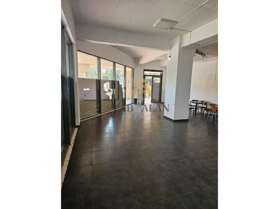 Tirane, shitet ambjent biznesi Kati 0, 82 m² 300.000 € (Komisariati nr 4, Tower Bridge 3)