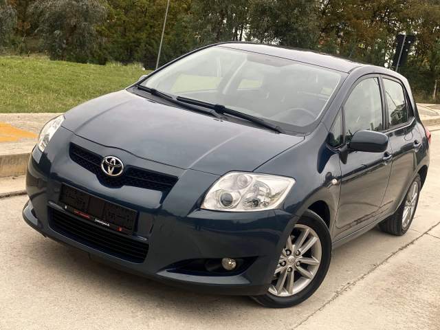 Tirane, shes makine Toyota Auris 1.4 Nafte Viti 2009,