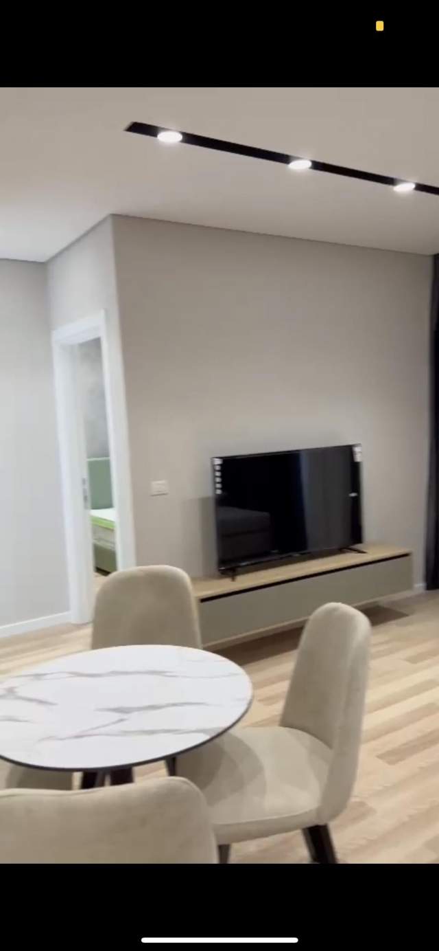 Tirane, jepet me qera apartament 1+1+BLK Kati 5, 60 m² 450 Euro (TEK DOGANA)