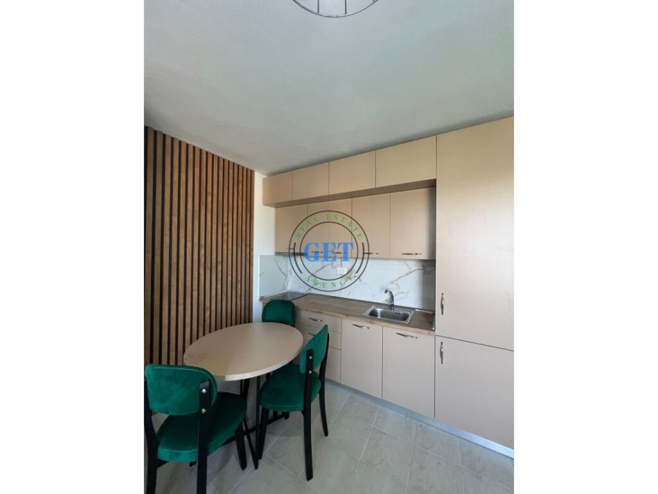 Durres, shitet garsonier 1+1 Kati 6, 44 m² 52.000 € (Shkembi i kavajes)