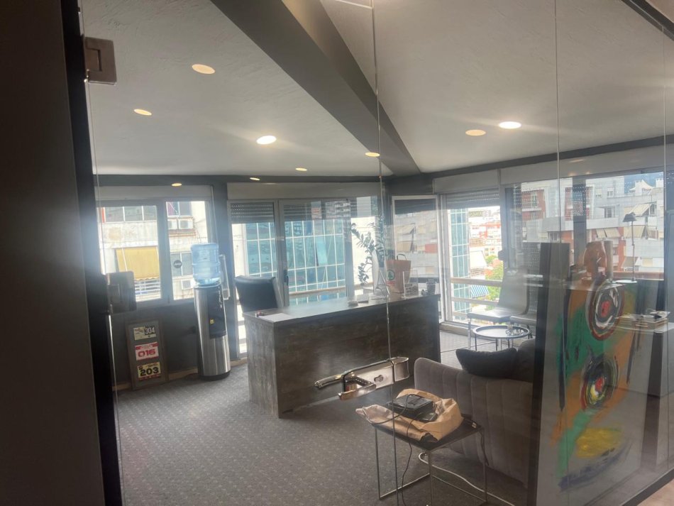 Tirane, jepet me qera zyre Kati 7, 250 m² 250.000 € (ish tregu elektrik)