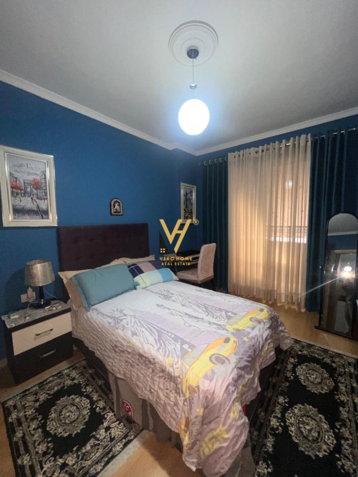 okazion Tirane, shitet apartament 3+1+Ballkon Kati 8, 145 m² 160.000 € (UNAZA E RE)