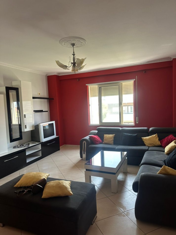 Durres, jepet me qera apartament 2+1+Aneks+Ballkon Kati 3, 110 m² 450 €