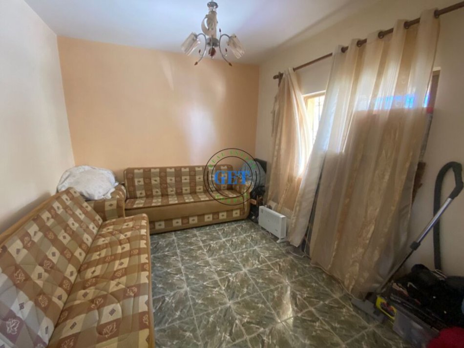 Durres, shitet shtepi 4+1+Ballkon Kati 1, 444 m² 175.000 € (Shkolla Hajdar Dushi)