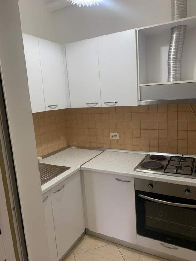 Tirane, jepet me qera apartament 2+1+BLK Kati 2, 95 m² 40.000 Leke (Don Bosko)