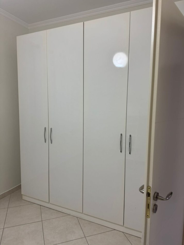 Tirane, jepet me qera apartament 2+1 Kati 2, 110 m² 600 € (kopshti botanik)