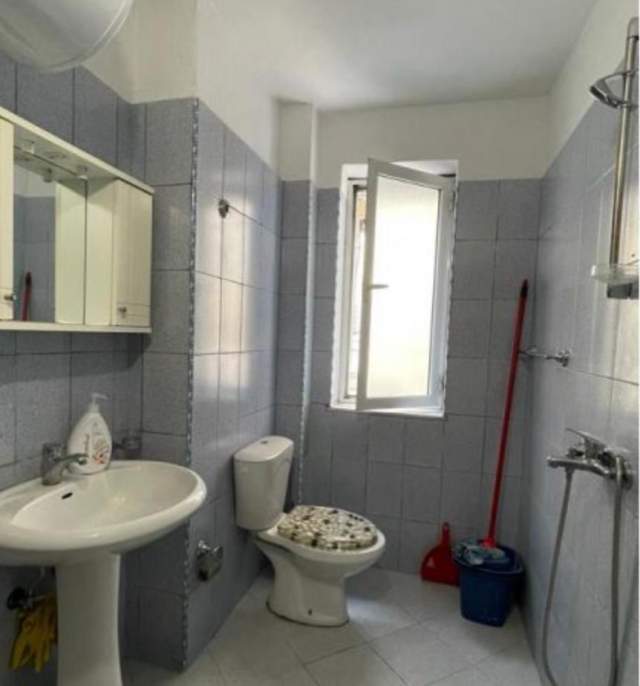 Tirane, jepet me qera apartament 1+1+BLK Kati 2, 67 m² 350 Euro (Margarita Tutulani)