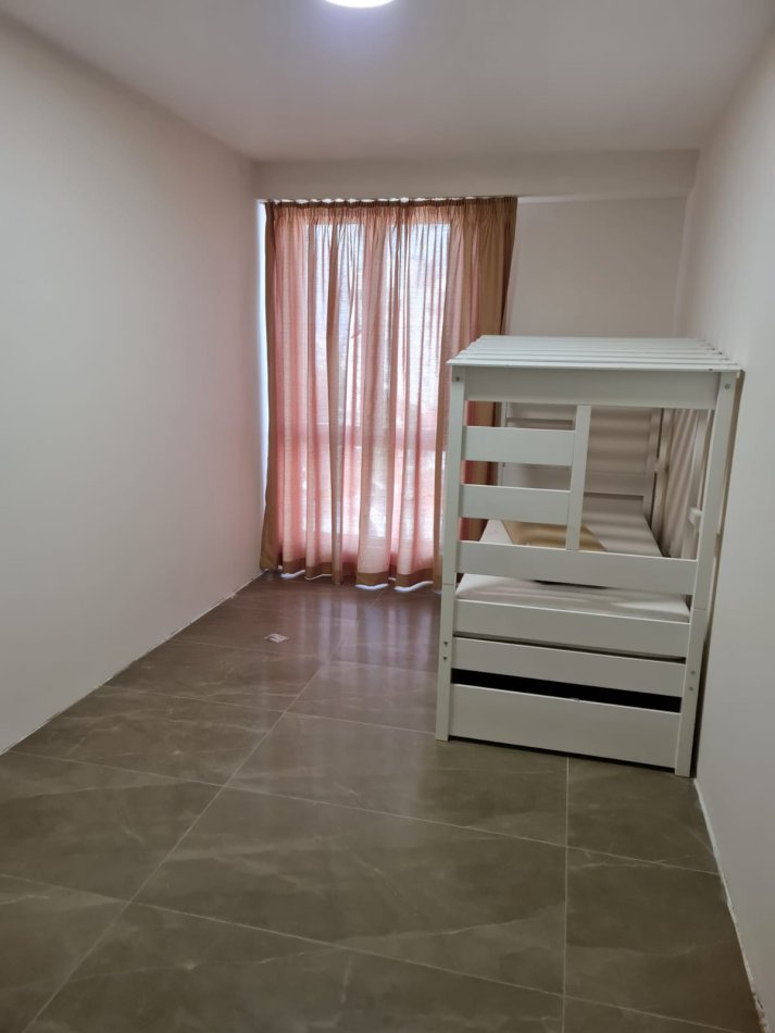 Tirane, jepet me qera apartament 3+1 Kati 6, 130 m² 700 € (rruga Beniamin kruta)