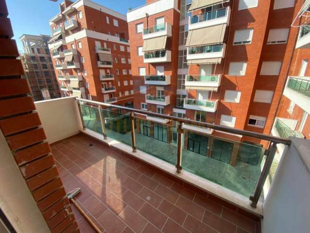 Tirane, jepet me qera apartament 2+1+BLK Kati 3, 87 m² 450 Euro (Teodor Keko)