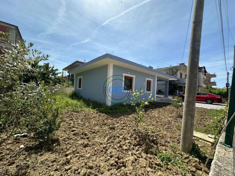 Durres, shitet shtepi 3+1 Kati 0, 460 m² 145.000 € (Ish Keneta)
