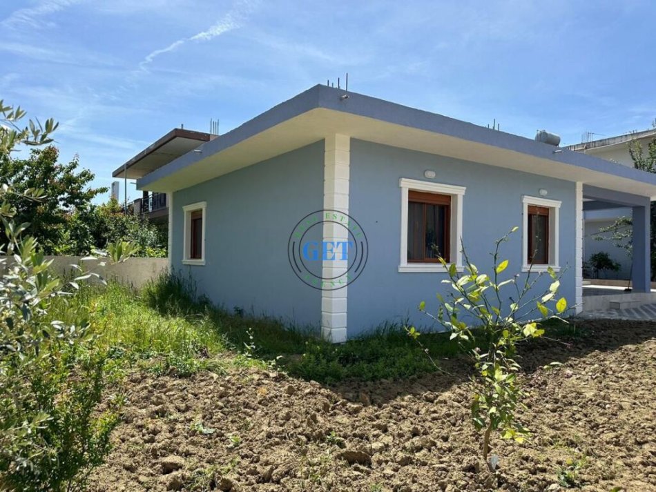 Durres, shitet shtepi 3+1 Kati 0, 460 m² 145.000 € (Ish Keneta)
