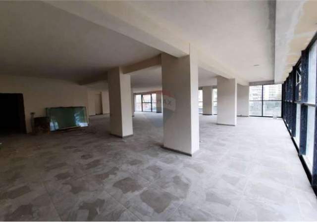 Tirane, ofert ambjent biznesi Kati 1, 207 m² 2.000 Euro (Frosina Plaku)