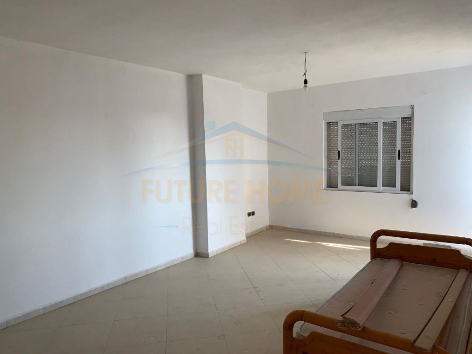 Durres, shitet apartament 1+1+Ballkon, , 70 m2 58,000 € (Hysen Kertusha)