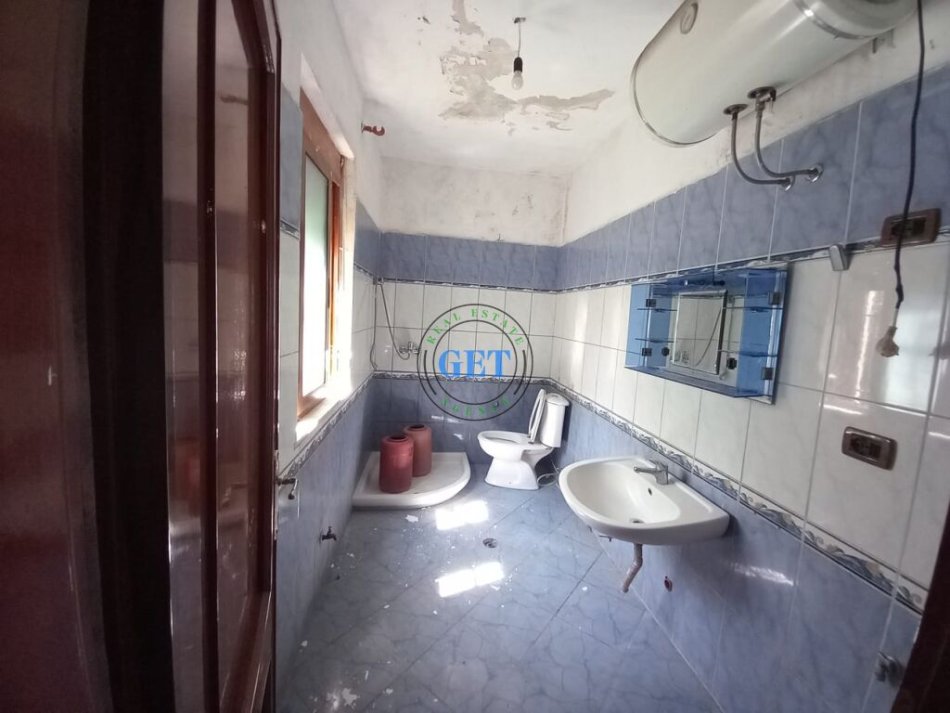 Durres, shitet shtepi 2+1 Kati 0, 480 m² 75.000 € (Sukth)