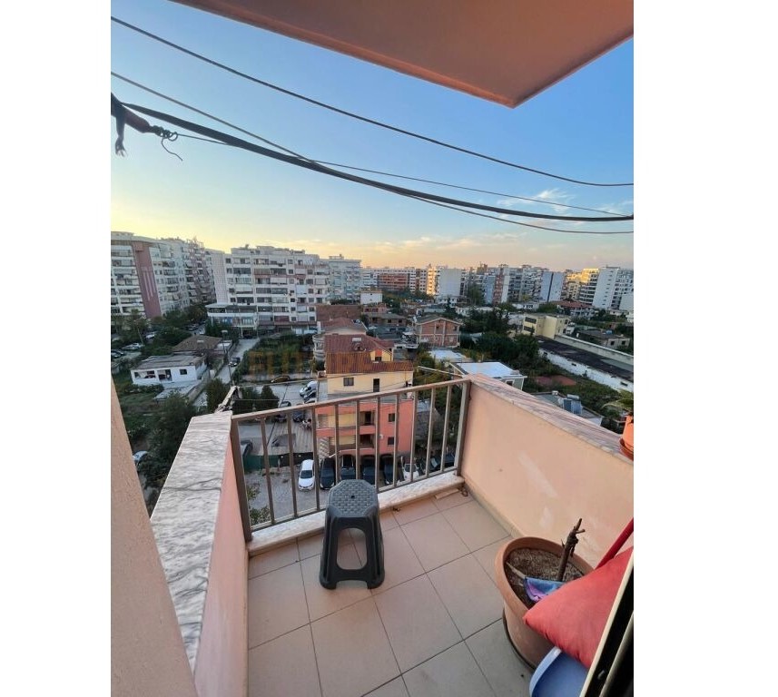 Tirane, shitet apartament 2+1+Ballkon Kati 6, 98 m² (Yzberisht), 125 000 Euro
