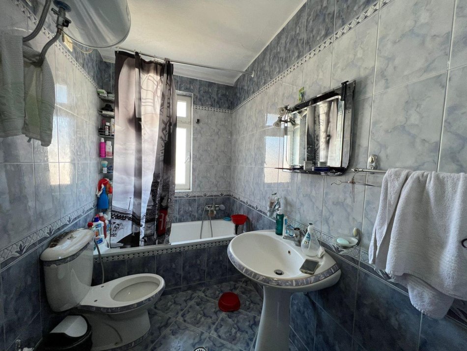 Elbasan, shes apartament 3+1+Aneks+Ballkon Kati 5, 100 m² 75.000 € (borodin mitarja tek kinezet)