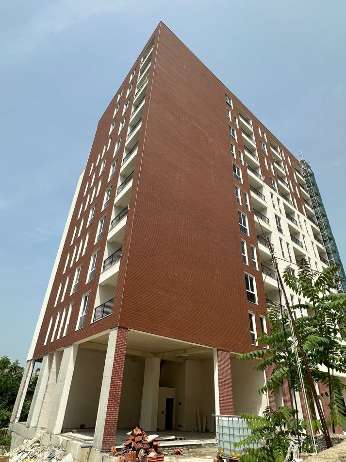 Shqiperi, shes ambjent biznesi Kati -1, 2,000 m² 800,000 € (rruga e dibres)