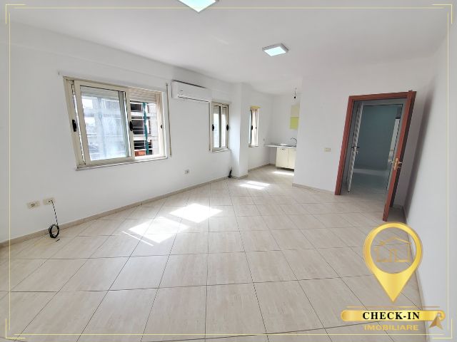 Tirane, jepet me qera zyre , Kati 7, 107 m² 550 € (Jordan Misja, prane Spak)
