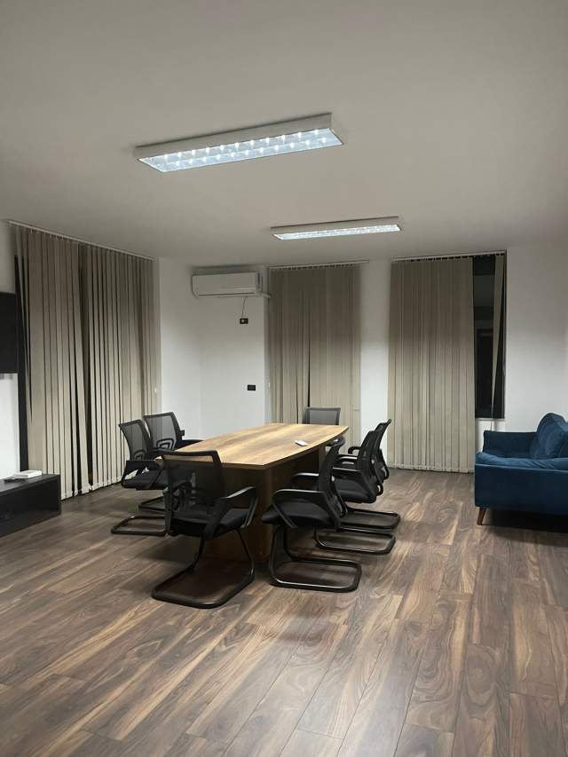 Tirane, jepet me qera Kati 3, 600 Euro
