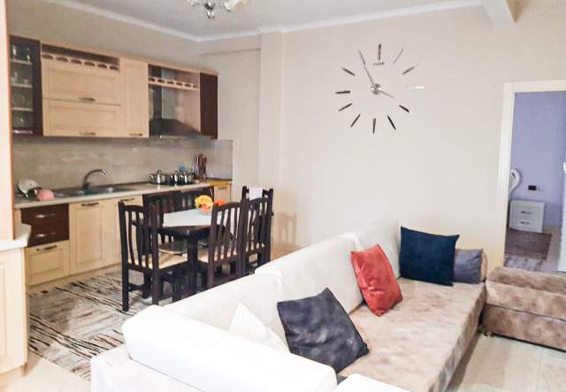 Tirane, shitet Vile 5.500 m² 850.000 Euro