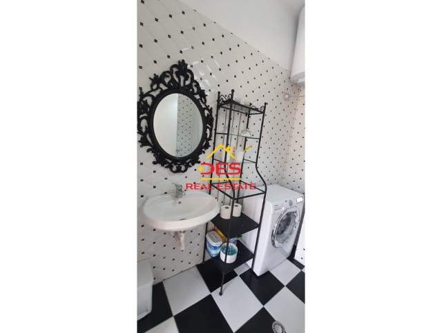 Vlore, jepet me qera apartament Kati 0, 77 m² 900 Euro (Rruga Aleksander Moisiu)