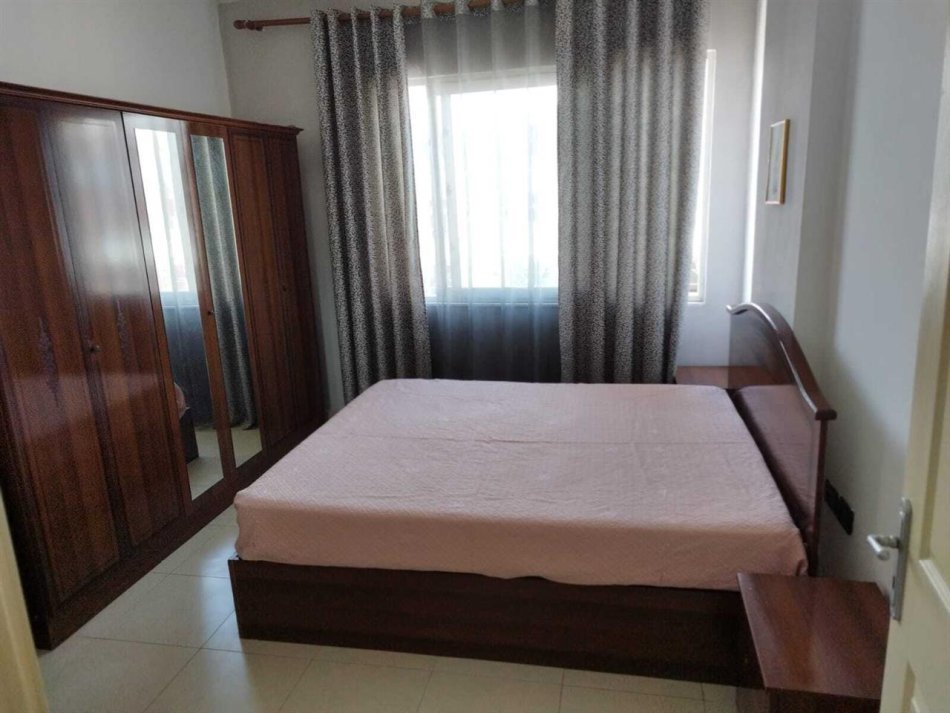 Tirane, jepet me qera apartament 2+1, Kati 8, 76 m2 380 € (rruga Rexhep Shala)