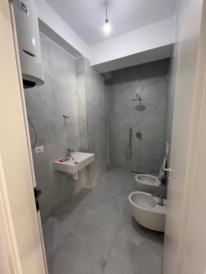 Tirane, shitet apartament 2+1 Kati 5, 93 m² 131.000 € (Rezidenca Kaimi)