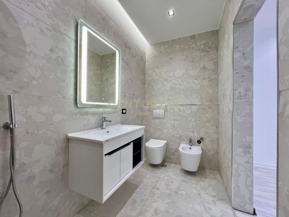 Tirane, shitet apartament 3+1+Aneks+Ballkon Kati 9, 275.000 € (DELIJORGJI, APARTAMENT MODERN 3+1+2 me 2 POSTE PARKIMI)