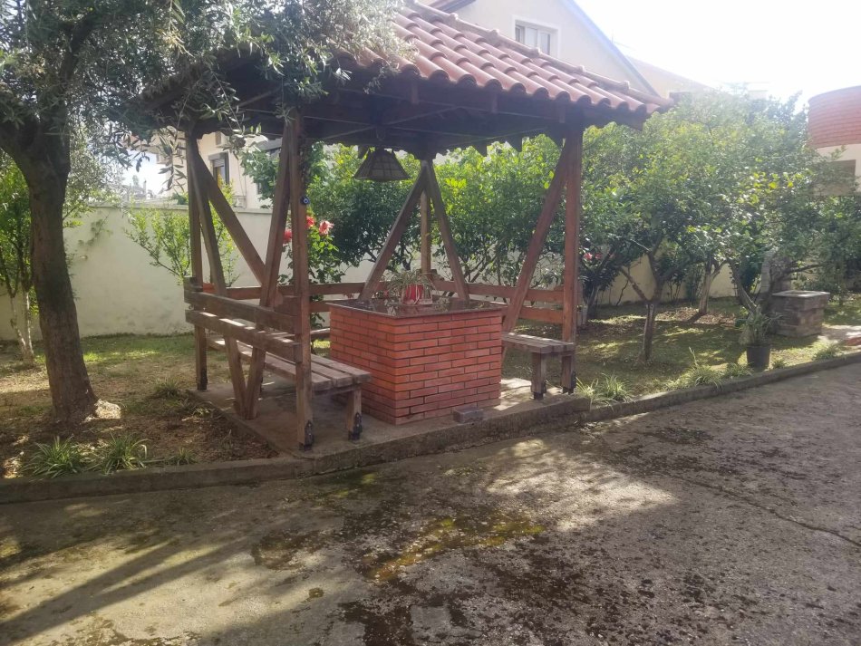 Tirane, shitet Vile 3 Katshe Kati 3, 430 m² 429.000 € (Prane Restorant Freskut)