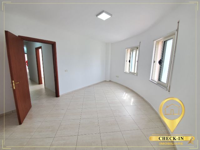 Tirane, jepet me qera zyre , Kati 7, 107 m² 550 € (Jordan Misja, prane Spak)