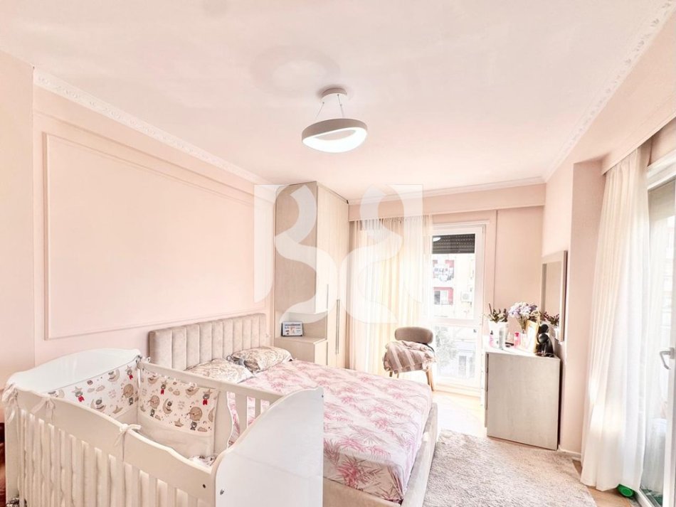 Tirane, shitet apartament 2+1 Kati 2, 101 m² 170.000 € (Astir)