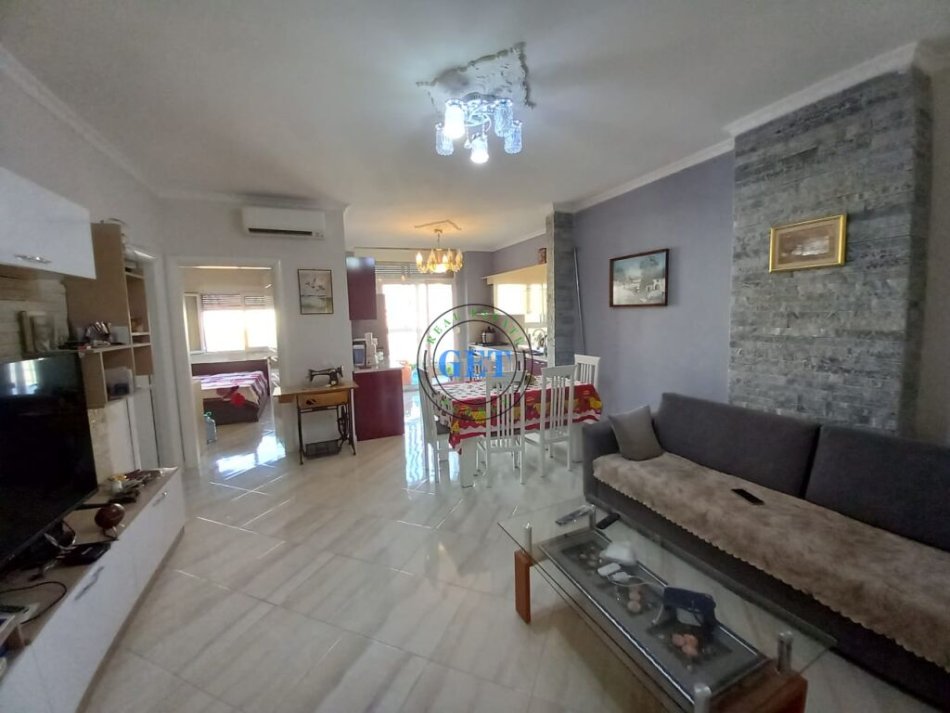 Durres, shitet apartament 2+1+Ballkon Kati 11, 102 m² 110.000 € (Stacioni i Trenit)