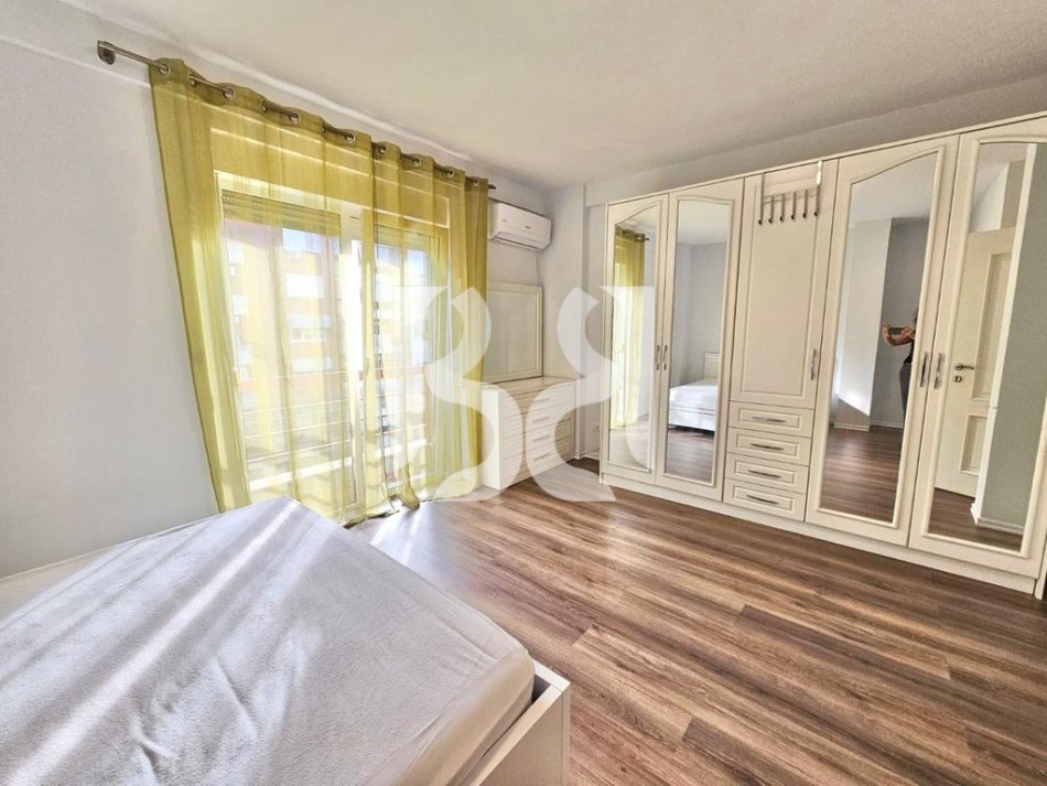 Tirane, jepet me qera apartament 2+1 Kati 5, 102 m² 850 € (Liqeni i Thate)