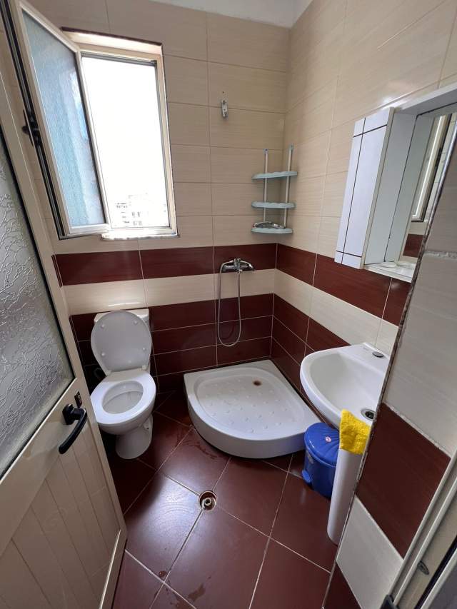 Tirane, jepet me qera apartament 2+1+BLK Kati 7, 105 m² 35.000 Leke (Unaza E Re Astir)