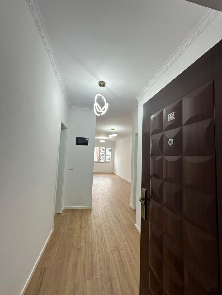 Tirane, shitet apartament 2+1+Ballkon Kati 4, 86 m² 133.000 € (Rruga Aleksandri)