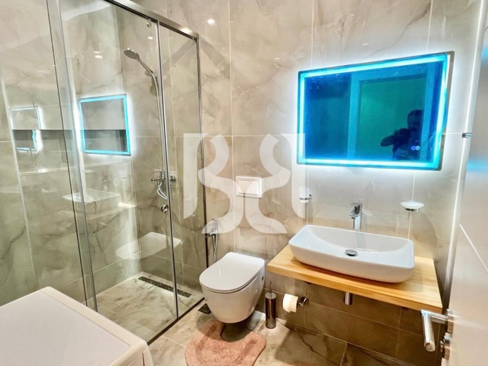 Tirane, jepet me qera apartament 1+1 Kati 5, 85 m² 550 € (Tregu Elektrik)