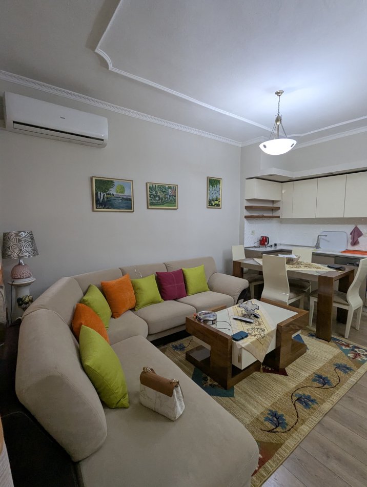 Tirane, jepet me qera apartament 2+1+Ballkon Kati 5, 97 m² 550 € (Don Bosko)