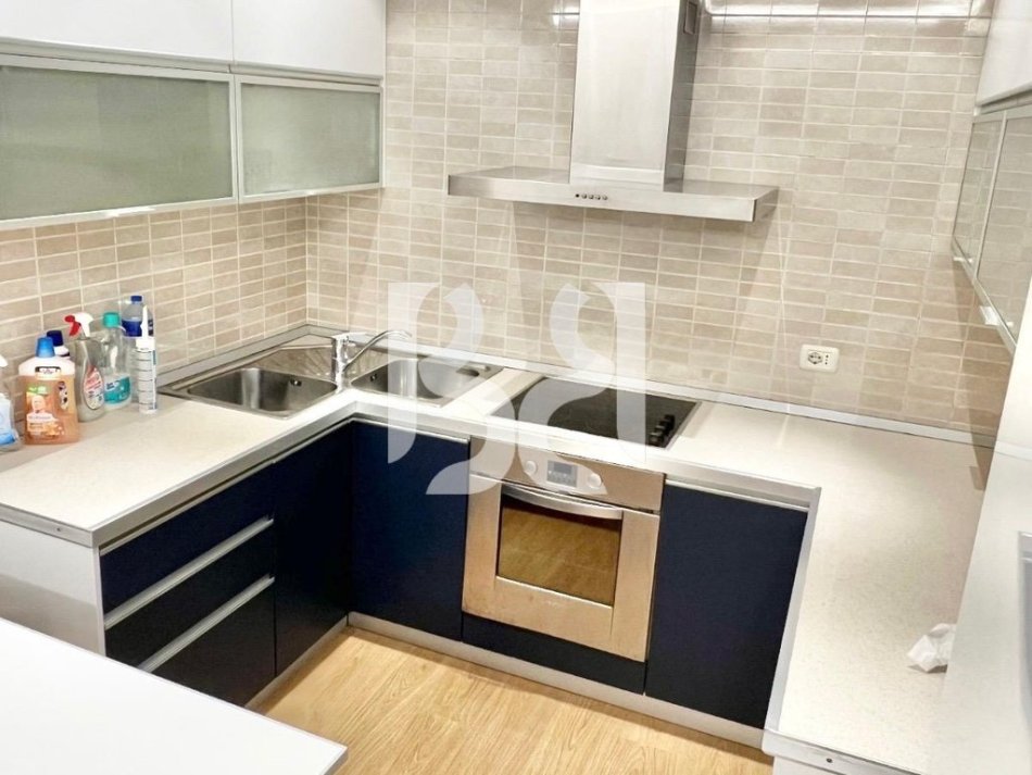Tirane, jepet me qera apartament 1+1 Kati 5, 85 m² 550 € (Tregu Elektrik)