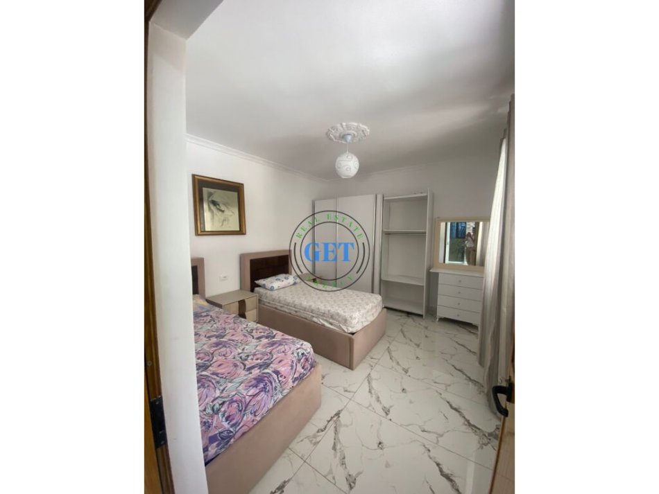 Durres, jepet me qera apartament 3+1 Kati 1, 130 m² 600 € (Gjykata)