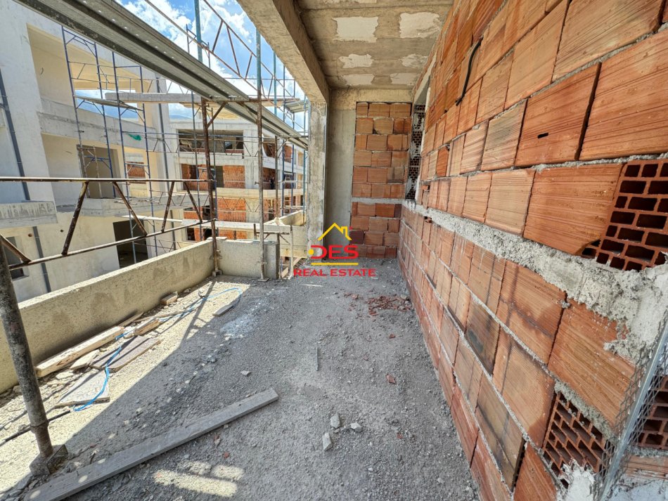 Vlore, shitet garsonier 1+1 Kati 3, 71 m² 129.400 € (Rruga Sali Vranishti)