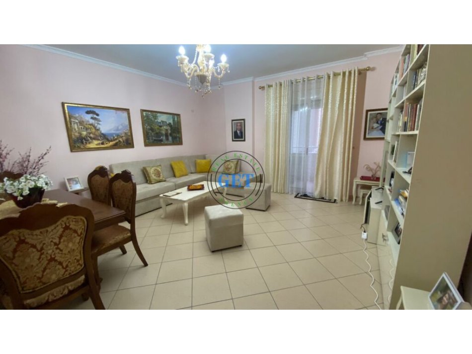 Durres, shitet apartament 2+1+Ballkon Kati 1, 120 m² 121.000 € (Stadiumi)